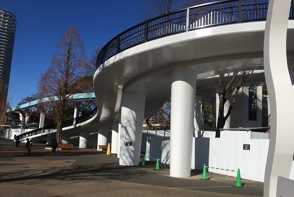 上野動物園いそっぷ橋横から見たとき